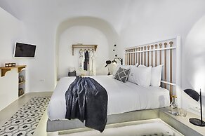 White and Co. La Torre Suites