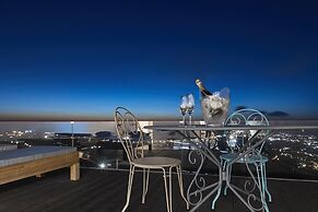White and Co. La Torre Suites