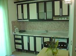 Bahar Apart