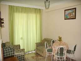 Bahar Apart