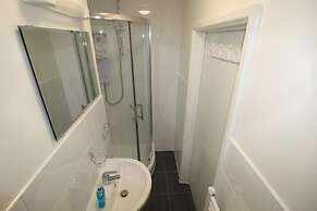 Flat 8 Palm Court