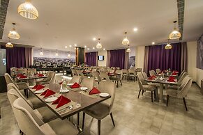 Mantris Hotel