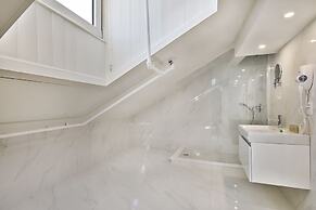 Saint Sulpice Lofts by Bakan - Old Montreal