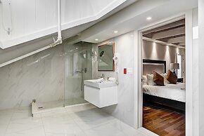 Saint Sulpice Lofts by Bakan - Old Montreal