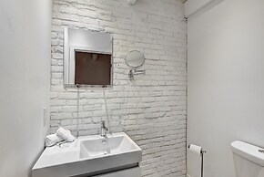 Saint Sulpice Lofts by Bakan - Old Montreal