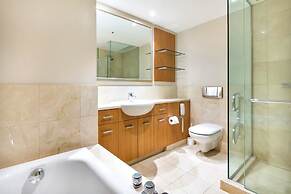Metropolis 1 Bedroom with Parking