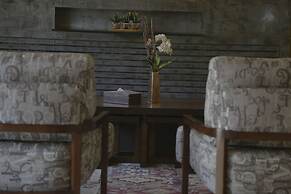 The Lodge Inn Hotel