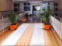 Geomara Wood Ave Park Apt 34