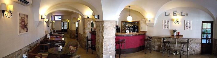 Hostal - Restaurante Emilia