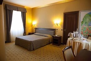 Hotel Don Carlo 4S