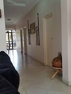Raha Leo Inn
