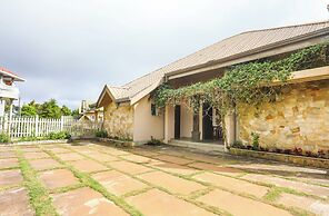 Yoho Villa Acacia