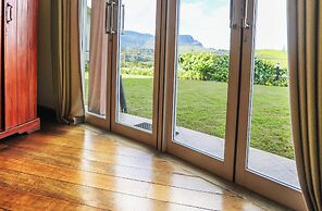 Yoho Villa Acacia