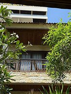 Coral Bay Resort