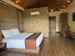 Coral Bay Resort