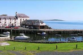 Crusoe Hotel