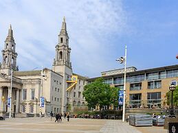 Live in Leeds Millenium Square Apartment