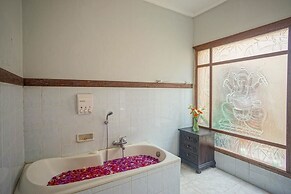 Villa Tirta Indah