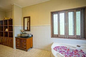 Villa Tirta Indah