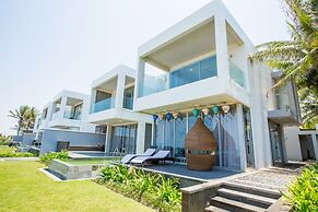 Luxury Yacht Villa