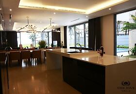 Luxury Yacht Villa