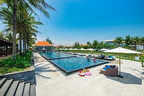 Luxury Yacht Villa