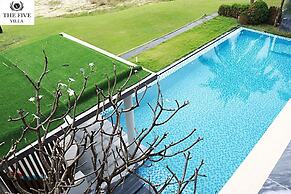 Luxury Yacht Villa