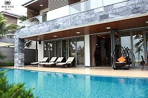 Luxury Yacht Villa