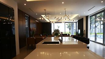 Luxury Yacht Villa