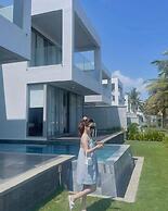 Luxury Yacht Villa