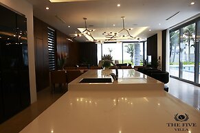 Luxury Yacht Villa