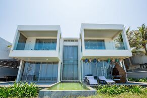 Luxury Yacht Villa