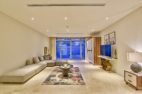 Luxury Yacht Villa