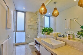 Luxury Yacht Villa