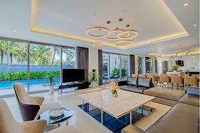 Luxury Yacht Villa