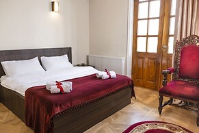 Vedzisi Garden Hotel