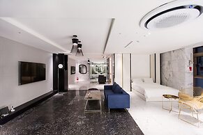 Stayrak Hotel