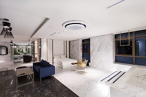Stayrak Hotel