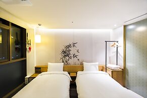 Stayrak Hotel