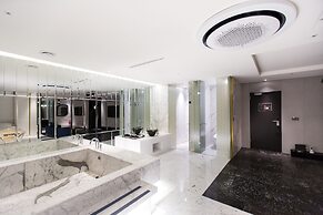 Stayrak Hotel