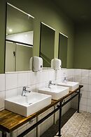 Georges Hostel & Café
