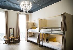 Georges Hostel & Café