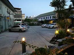 T4 Hotel Sisaket