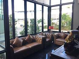 T4 Hotel Sisaket