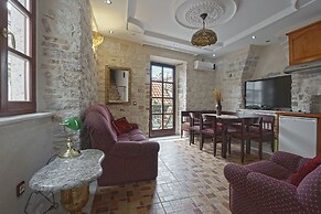 Wine house old town apartments