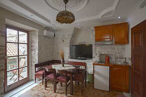 Wine house old town apartments