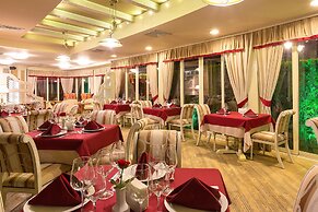Club Central Hotel