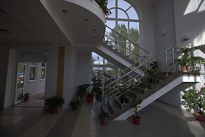 Hotel Aurora Plus