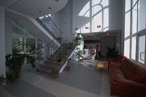 Hotel Aurora Plus