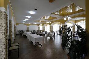 Hotel Aurora Plus